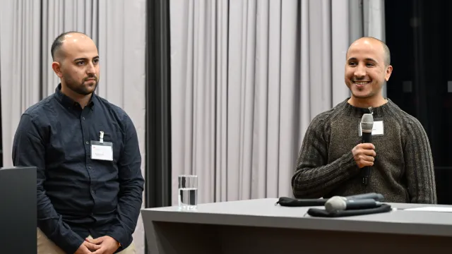 Mentor und Mentee des Mentorenprogramms zur Stärkung der sozialen Teilhabe ausländischer Pflegekräfte