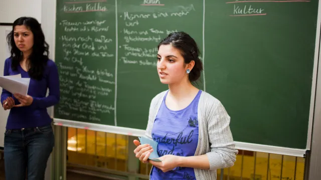 Wie das Abitur auch für Geflüchtete erreichbar wird