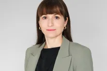 Anne_Bernard_headshot_691_800px.png