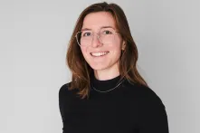 Katharina_Schnirring_headshot_1031_800px.png