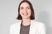 Pia_Elverich_headshot_677_800px.png