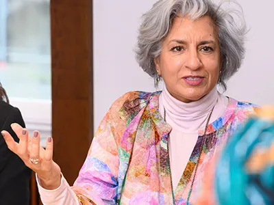 Farhana_400x400_c_Ausserhofer.jpg