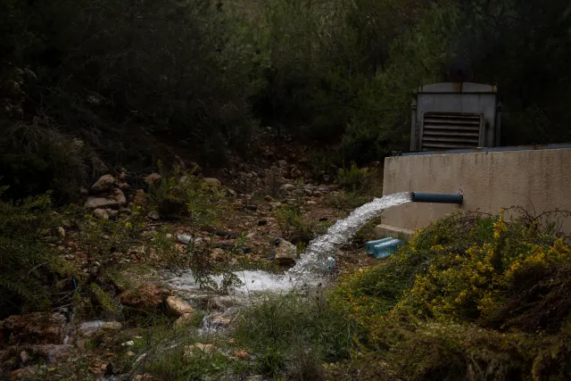 06-LBN_water_peace_DIS_010.jpg