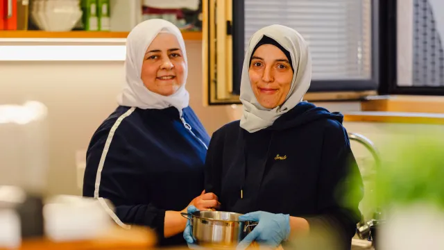 Integration_Weltküche_Köchinnen_1600x900.jpg
