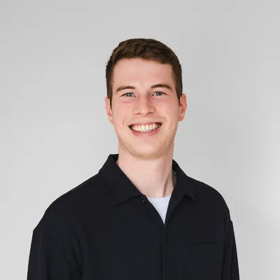 Alexander_Heinrich_headshot_977_800px.png